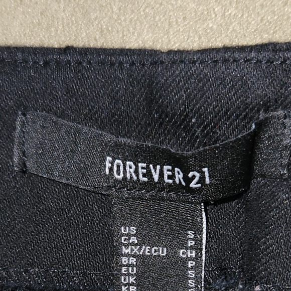 FOREVER 21 MINI SKIRT !! - Picture 2 of 3